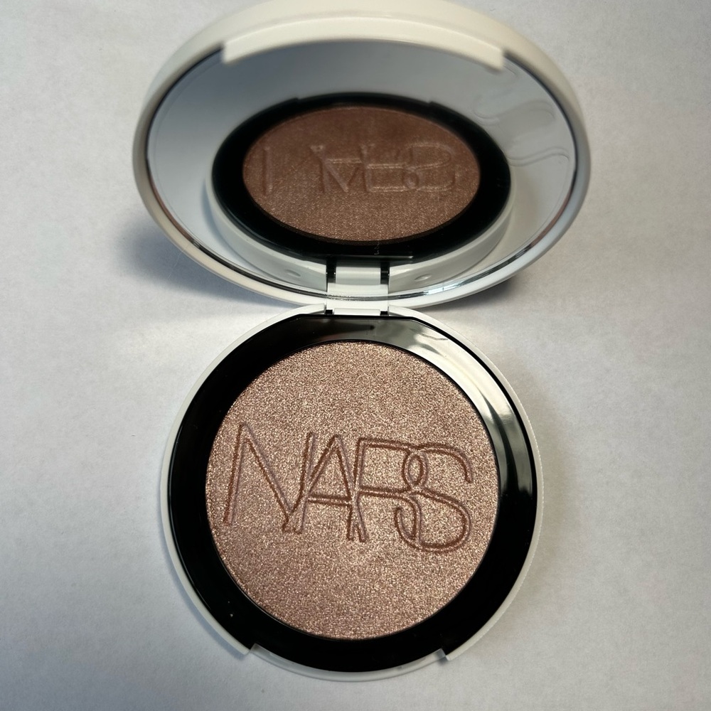 NWT🌷NARS Light Reflecting Luminating Powder